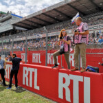 Press photographers with more conventional camera gear!